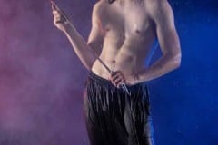 Ein Modelshooting mit dem Male Model Daniel Heinrichs im Regen (Foto: Niels Brähler)