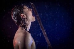 Ein Modelshooting mit dem Male Model Daniel Heinrichs im Regen (Foto: Niels Brähler)
