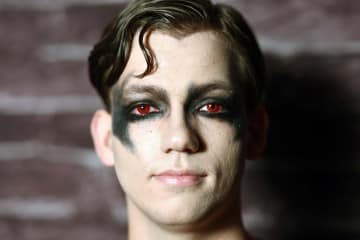 Liam Holland - Vampir im Porträt