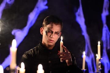 Liam Holland - Vampir und Halloween