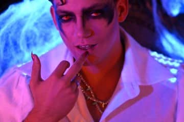 Liam Holland - Vampir im Porträt