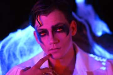 Liam Holland - Vampir im Porträt