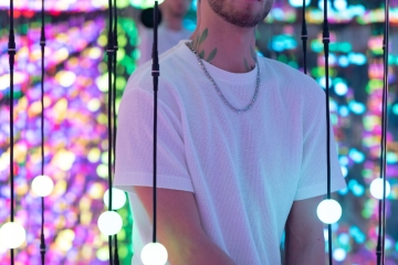 Szymon Brzostek im Supercandy Pop-Up Museum Köln