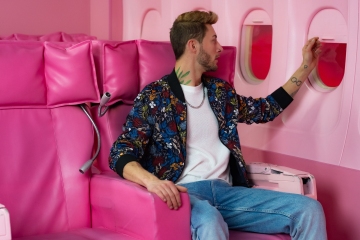 Szymon Brzostek im Supercandy Pop-Up Museum Köln